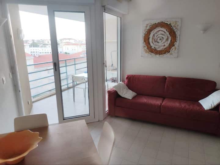 Beau F1 100m Plage Avec Terrasse Piscine Parking - Juan-les-Pins