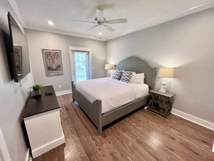 Bedroom 4 - King Bed