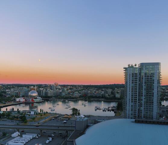 DT 3BDR/AC/Pool/Gym/Parking/Best Location gallery image 4