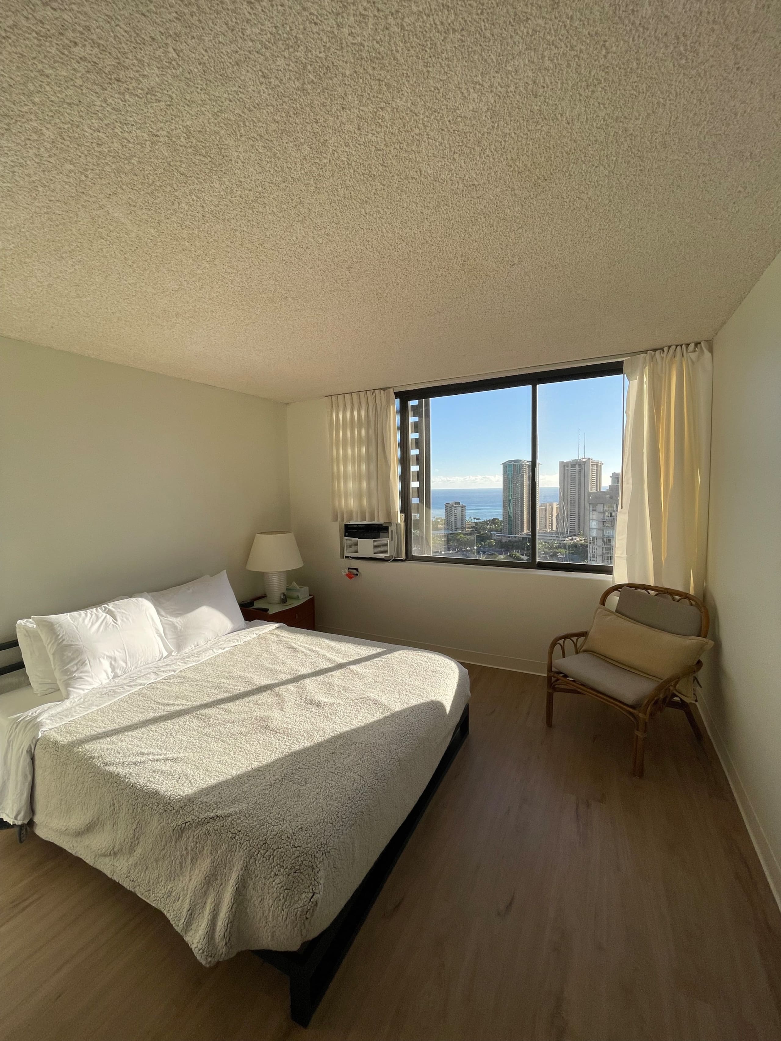 Condo in Honolulu · ★4.88 · 2 bedrooms · 2 private baths - Image 1
