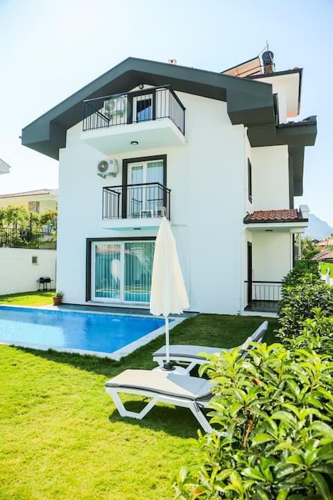 Villa Lal