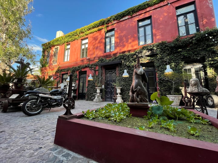 One-bedroom apartment in Acassuso within a historic house