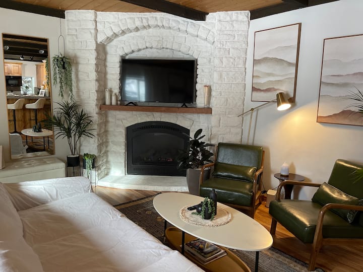 West Vail Hideaway 2/2 fireplace Condominiums for Rent in Vail