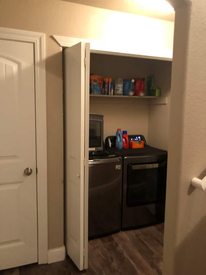 Private room. Quiet neighborhood. Great location
