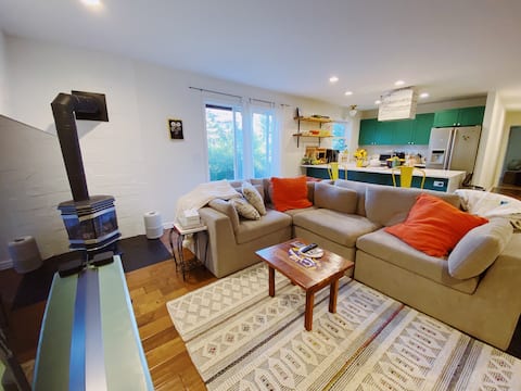 Top performing Airbnb: The Big Easy: Peaceful 2-bedroom in heart of PC in Park City