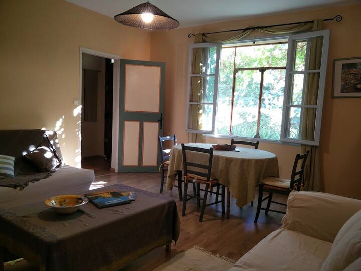 მისაღები ოთახი