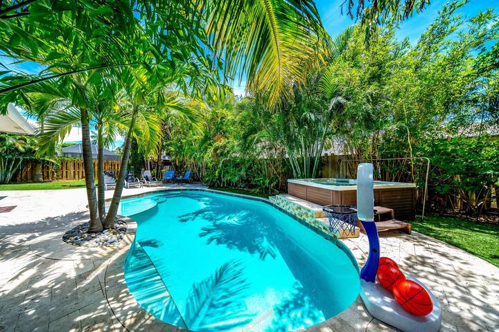 Tropical Heated Pool+Hot Tub! 1 Mile To Beach! - Houses for Rent in