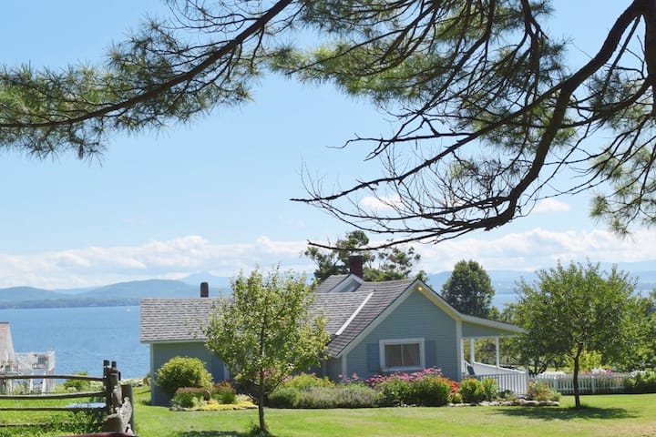 Cheerful "Blue Bliss"  Cottage By The Lake - Shelburne Vineyard, Shelburne