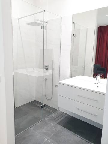 102m² Wohnung vis a vis Hundertwasserhaus gallery image 4