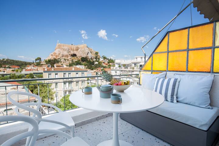 A COZY LOFT HUGGING THE ACROPOLIS HILL gallery image 2