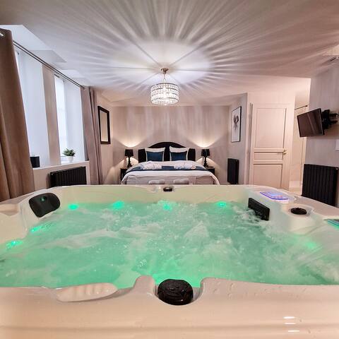 Premium suite with 4* * ** Private SPA