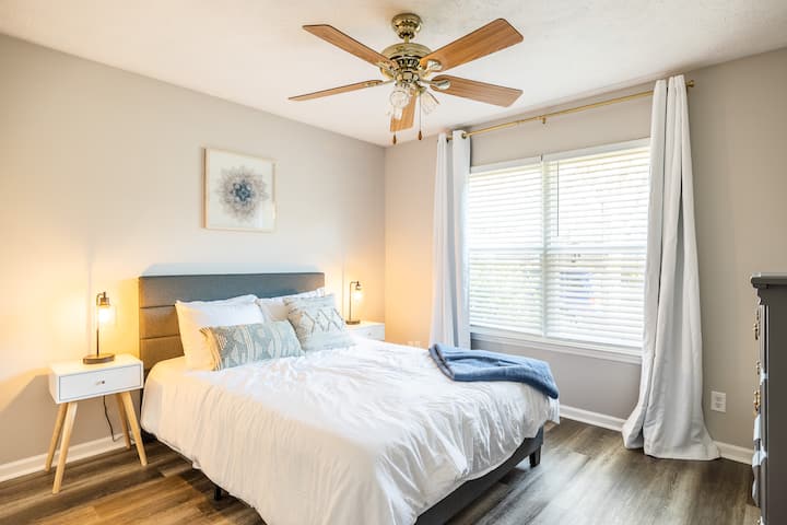 Dhoma e gjumit #2, me dyshek të ri me shkumë memorieje me madhësi dopio "queen". 