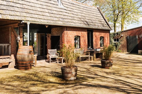 B&B apartment, Het Ruiterhuisje, kitchen, sauna, wood stove