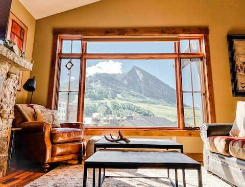 Top Airbnb: Mountain View, Walk to Slopes, Hot Tub & Garage in Mount Crested Butte