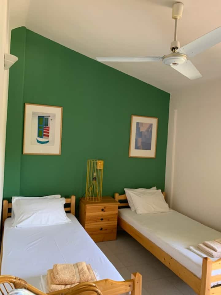 غرفة النوم 1