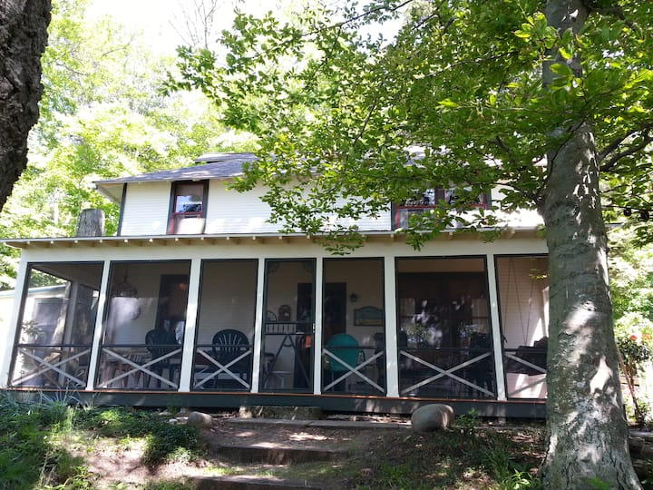 Whispering Winds, Prime Lakefront Now Available! Houses for Rent in