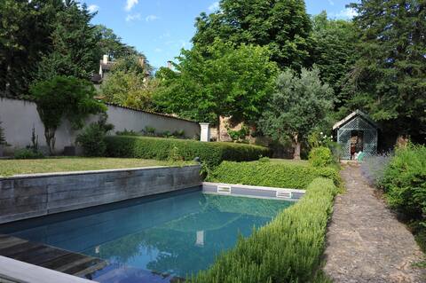 charming home sleeping 8... pool garden