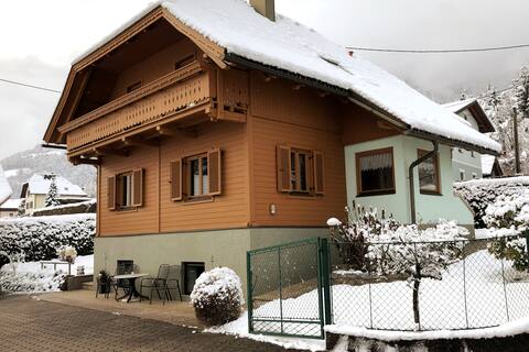 Lakeview house with garden terrace and 3 bedrooms