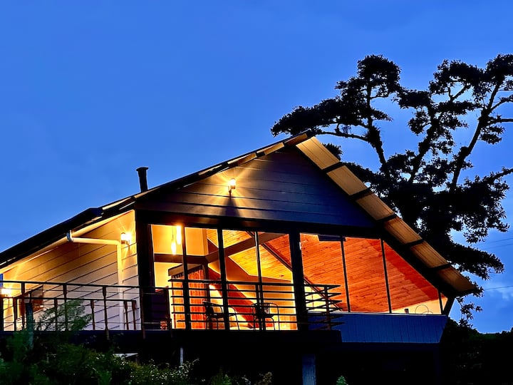 Rustic Mountain Cabin in Poas (moon) — 1 bedroom vacation rental in Poás