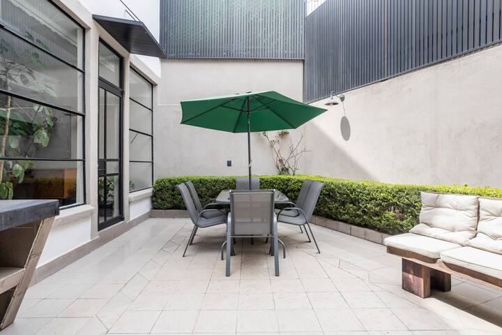 Art deco Condesa 5 BR house with a Rooftop gallery image 5