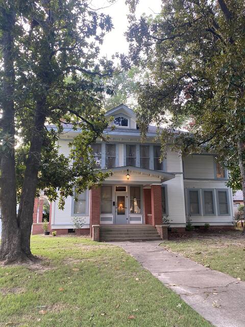 Baird-Sanders 1917 Historic Home