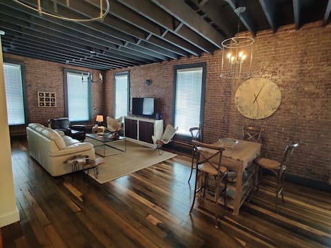 Lamplighter Inn Apt. 1