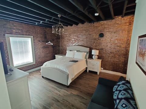 Lamplighter Inn Apt. 2
