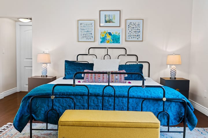 Sink into the king bed in Lantern Retreat's primary suite — your peaceful home base for exploring the Texas Hill Country, Kerrville's Wine Trail, and beyond.
