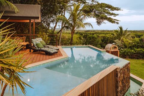 Port Douglas Alamanda Estate w/ Pool & Ocean Views