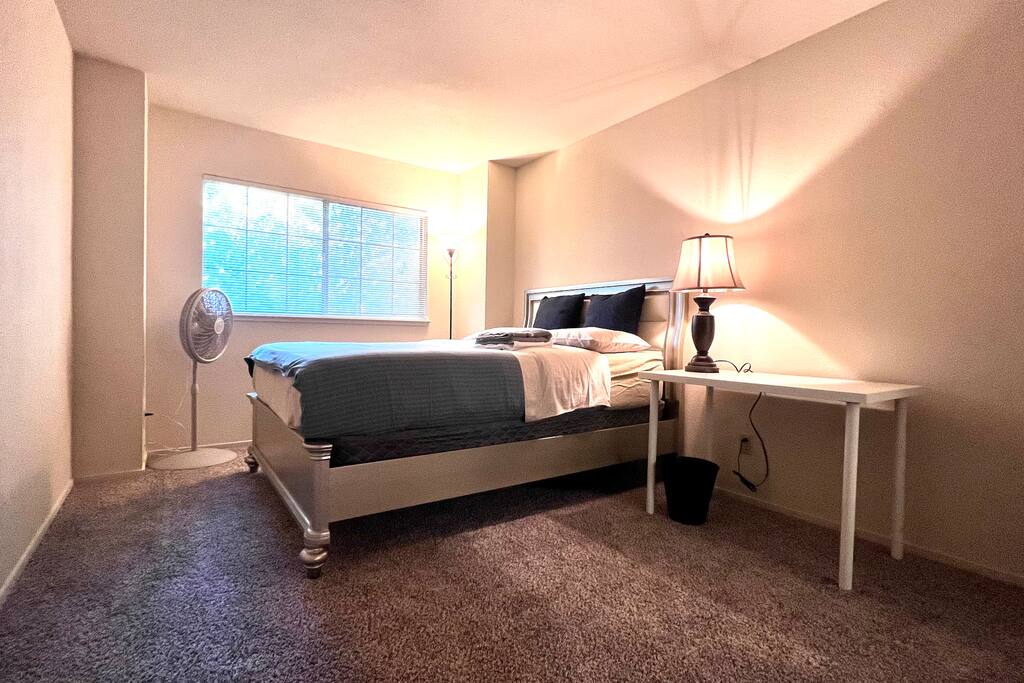 Airbnb Nice Big Bedroom in 2500 SQFT Single House p3