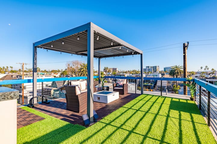 Venice Canals by the Beach with Rooftop Views