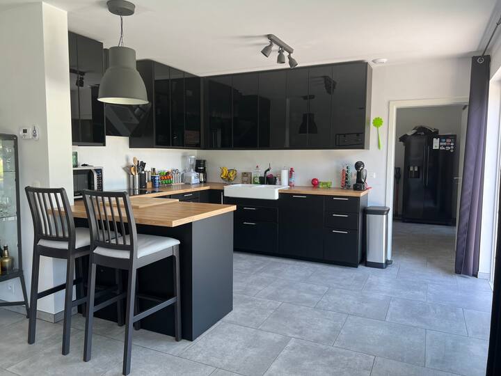 فيلا خاصة جميلة مع جاكوزي Airbnb