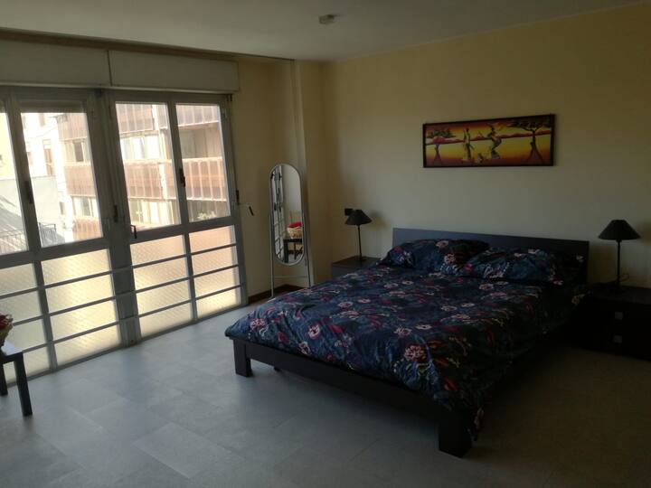 Prestigious tworoom apartment in the downtown area Holiday homes for Rent in Messina, Sicilia