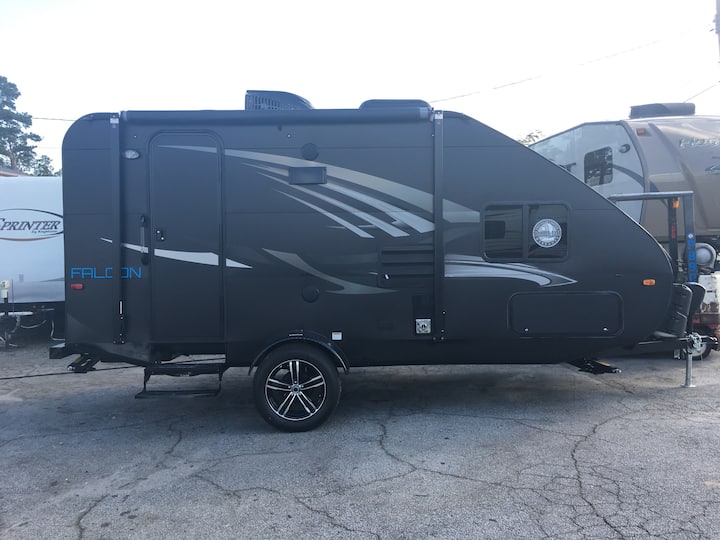 Tiny Home on Wheels - Airbnb