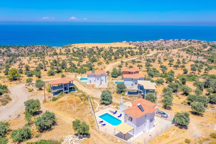 Cheerful 3 Bedroom Villa With 8x4 Pool To Rent - Chypre