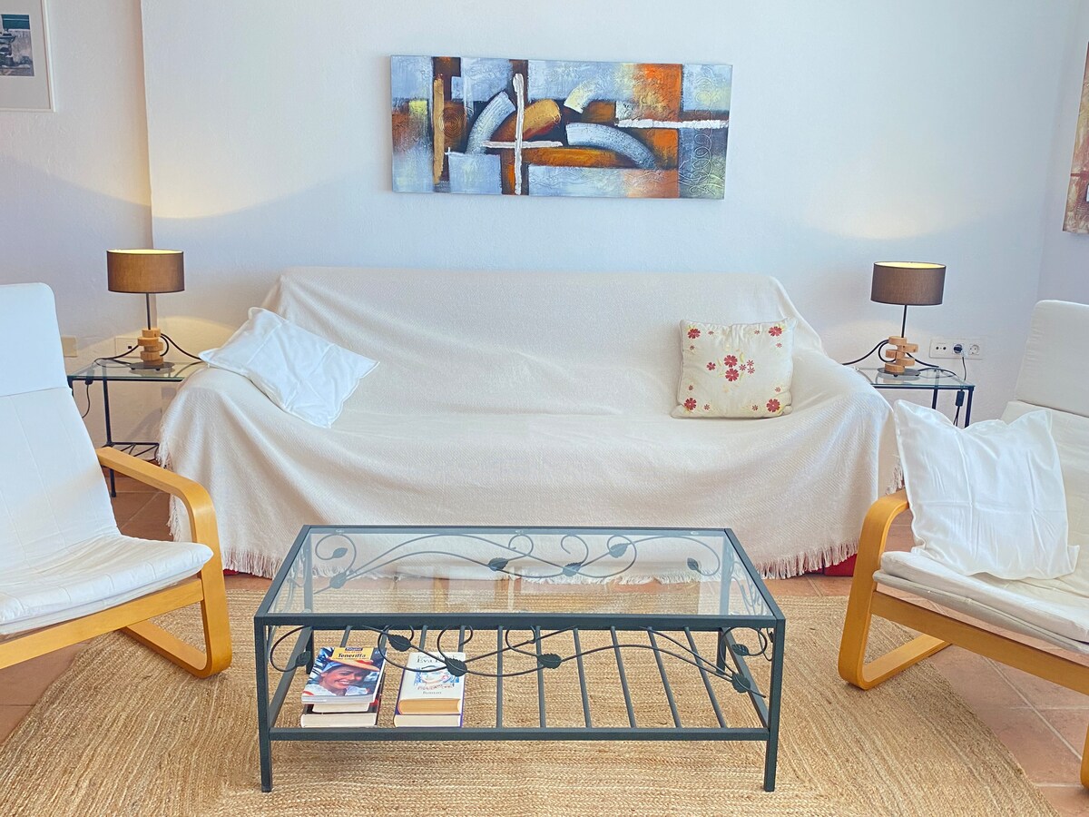 พื้นที่นั่งเล่น