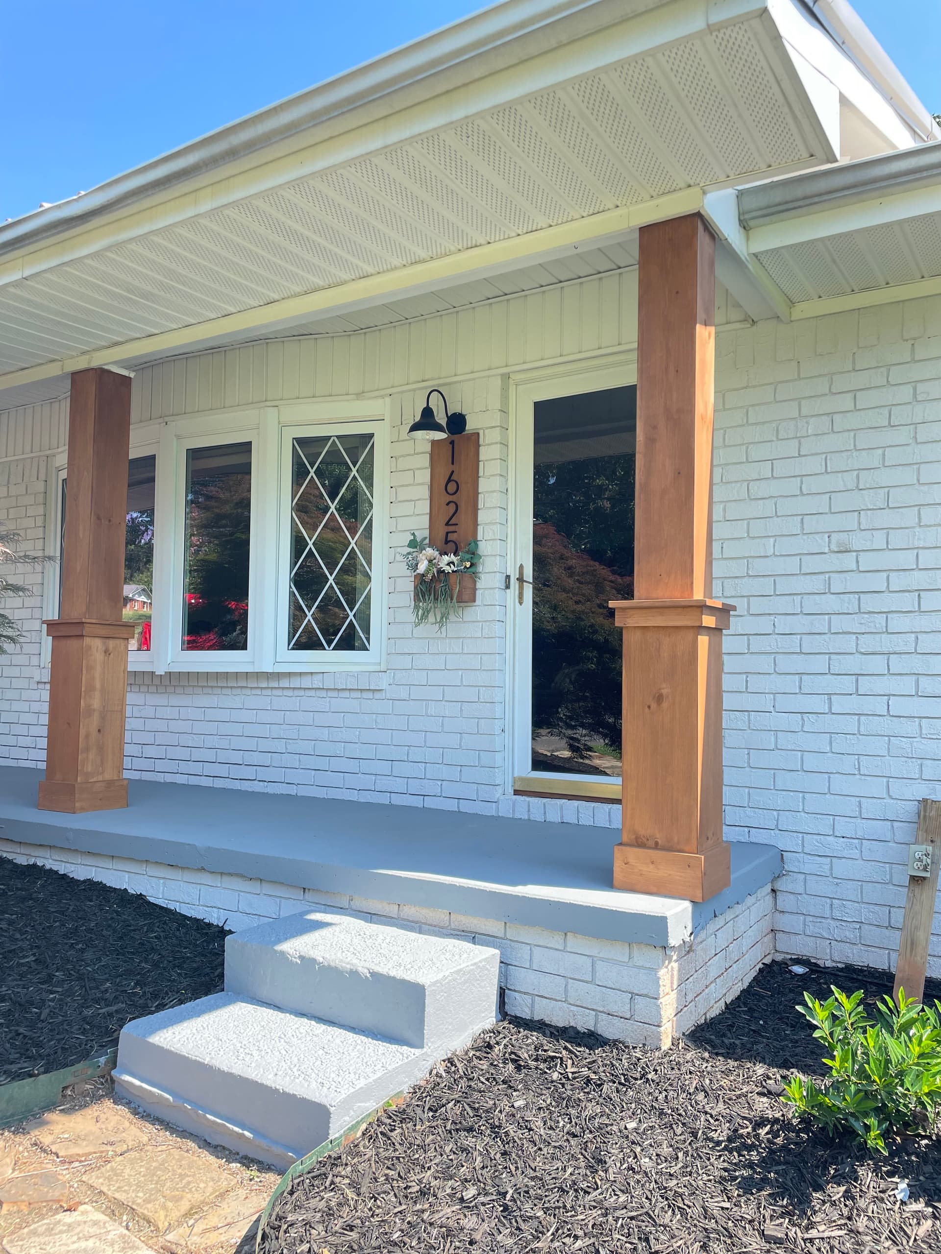 Simple and cozy home. Convenient location.