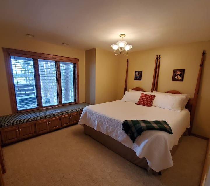 Geräumige Blockhütte, Outdoor-Wohnbereich, Uferlift - Airbnb