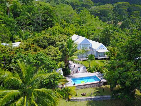 RedCoconut - The four-bedroom main estate