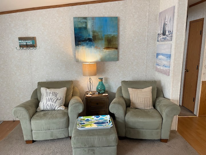 Adorable Getaway by the Bay! 3 Queens/2 Twins