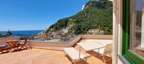 Accommodation with panoramic terrace: Amalfi
