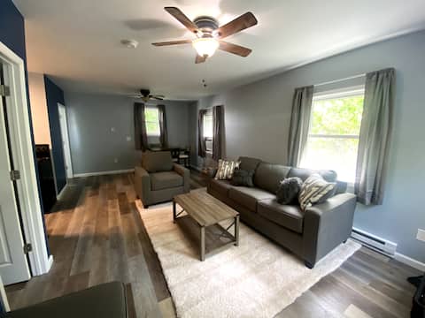 Successful Airbnb property: The Hula Popper A Beautiful Upper Level Apartment in Put In Bay