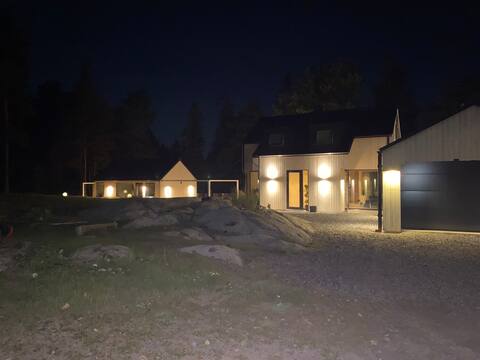 Villa in the archipelago with hot tub beachfront