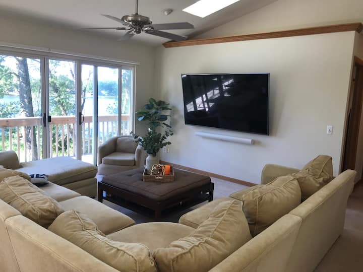 Hamburg All Sports Waterfront Getaway! - Brighton, MI