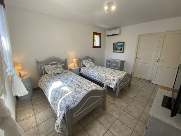 غرفة النوم 2