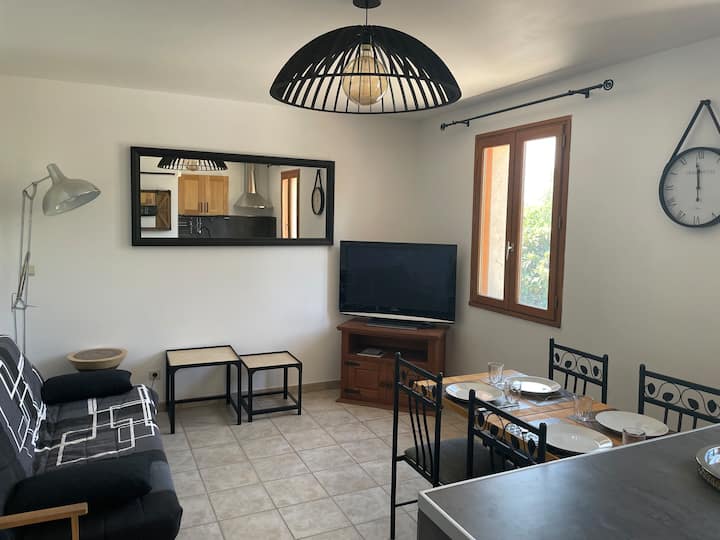 Charmant Logement Avec Piscine - Tarascón
