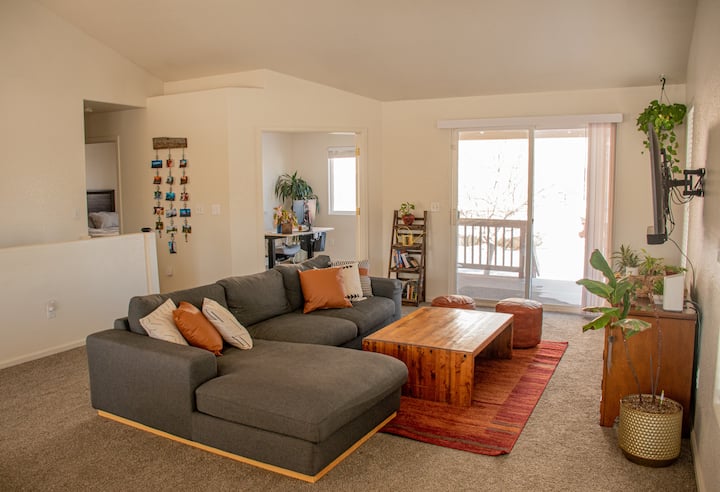 Spacious Oasis Near Red Rocks And Downtown Denver - Lakewood, CO