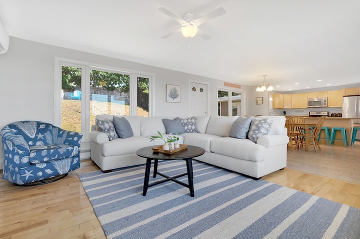 Ocean Views! Walk To The Beach! - Old Orchard Beach, ME