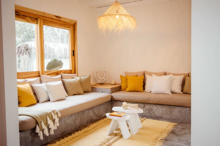 Comfortable Modern Home In Town Close To The Beach - Ecuador
