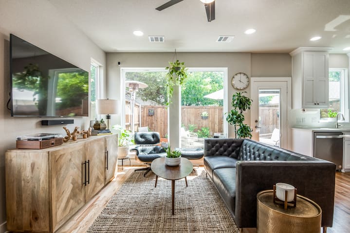 Mid Century Modern Townhome – Medical District